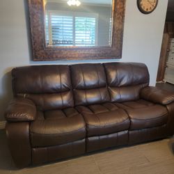 BEAUTIFUL RECLINABLE BROWN SOFA 