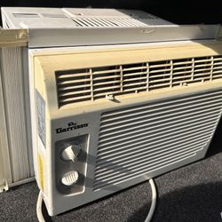 🧊 Garrison 5,000 BTU Window AC – Energy Efficient & Great Condition!