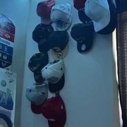 selling hats, fitted and snapback