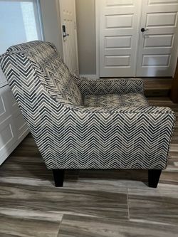 Accent chair