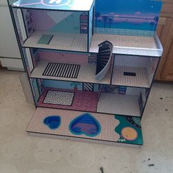 Beautiful Big Doll House 