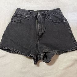 Jean Shorts ( Levi’s ) 