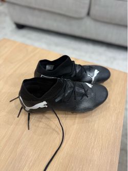 Puma Soccer Cleats Size 7 - Excellent Condition