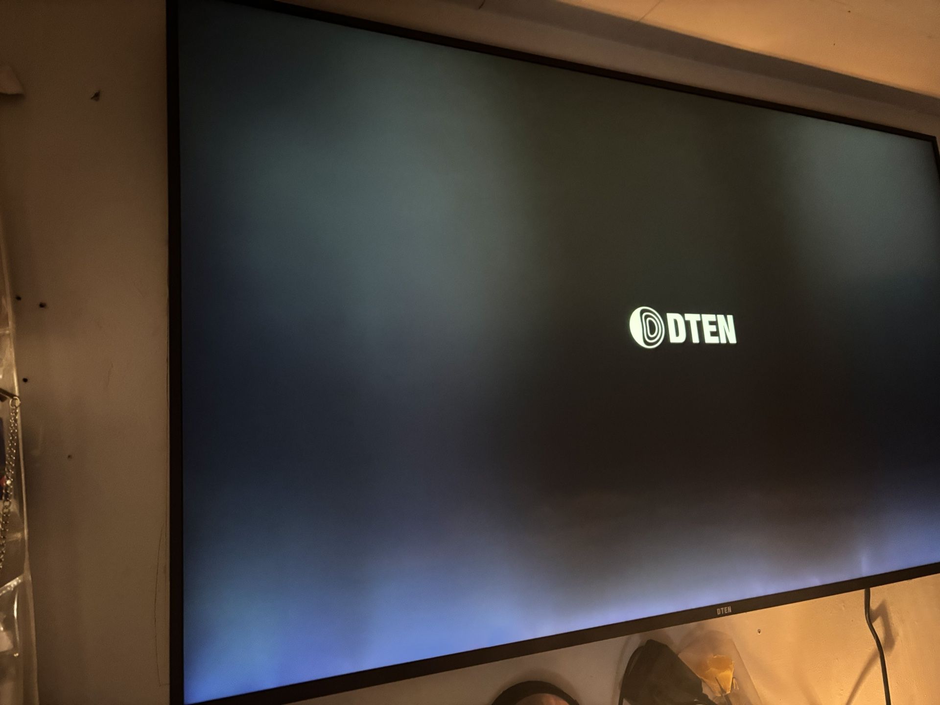DTEN D7 75” Touchscreen Windows ZOOM EDITION
