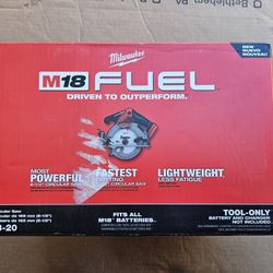 Milwaukee M18 Fuel 6 1/2 Inch Circular Saw 
