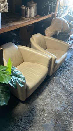 2 Tan Leather Lounge Chairs 