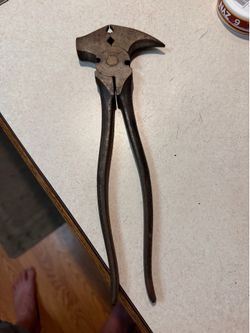 Crescent fence pliers 1936-10