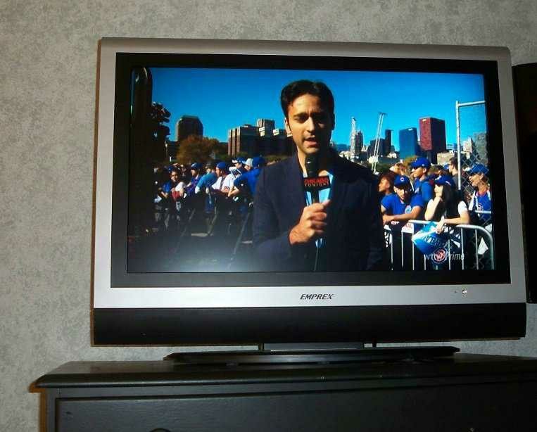 Emprex 32in Flat Screen Lcd HDTV