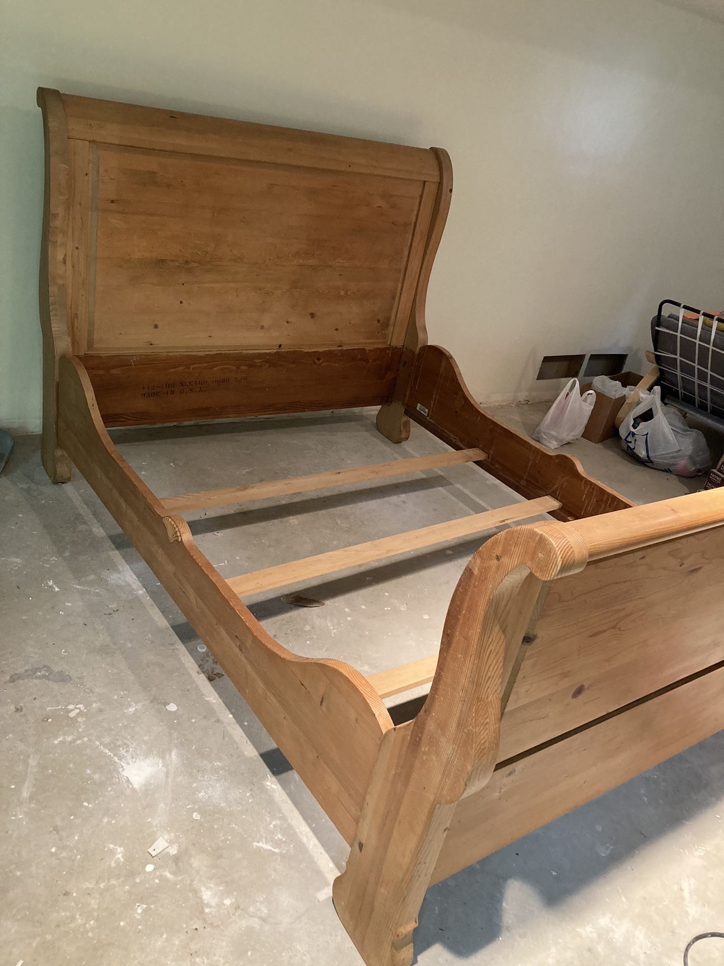 Bed Frame Queen Size 