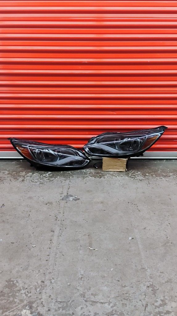 Headlights for Ford Focus 2012-2014
