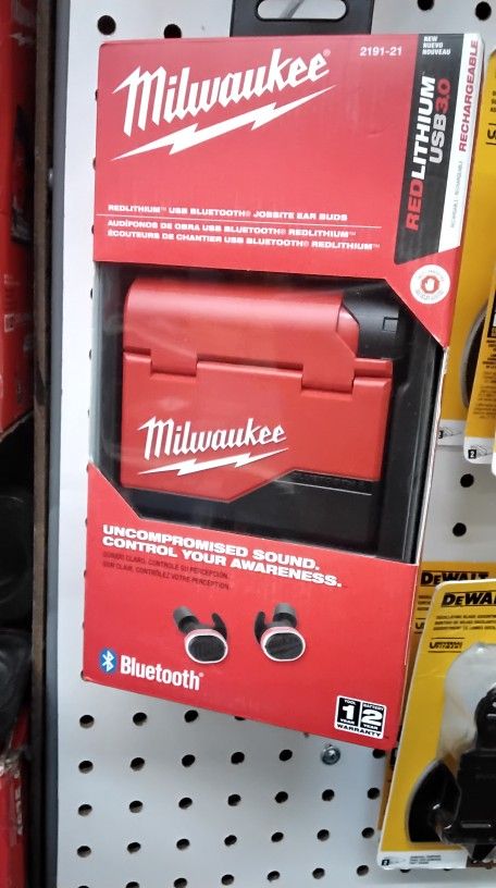 MILWAUKEE REDLITHIUM USB BLUETOOTH JOBSITE EAR BUDS 
