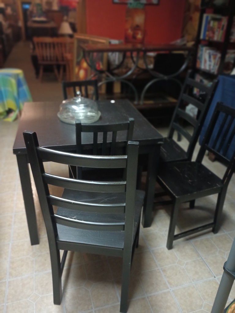 Black Table With 5 Chairs 