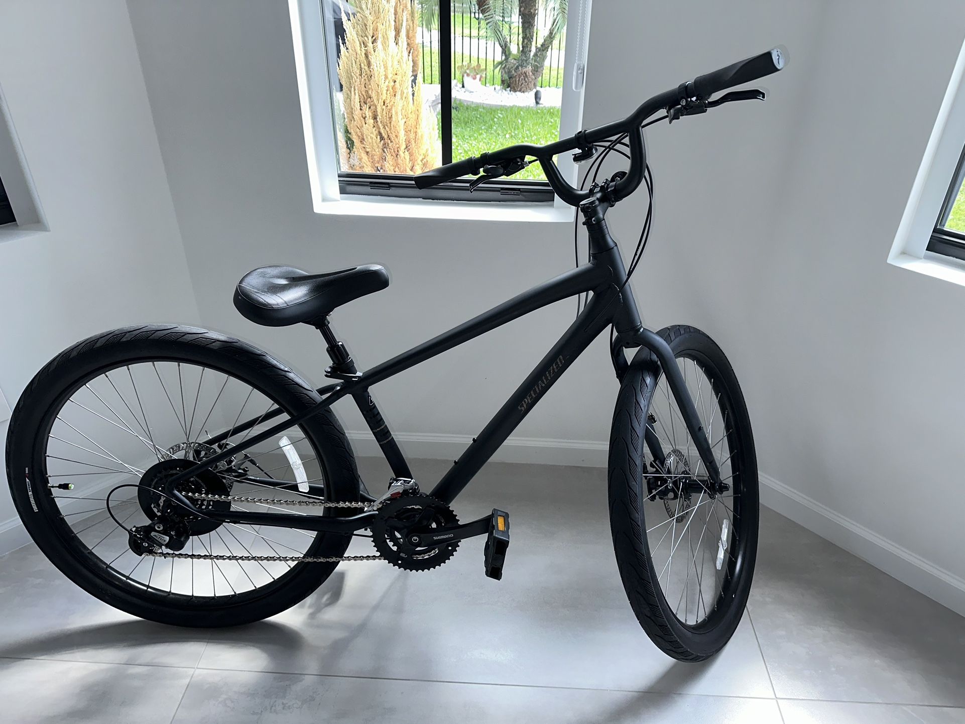 Specialized Active Bike - Matt Black - Size S