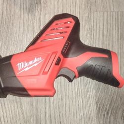 Milwaukee fuel M12 hackzall