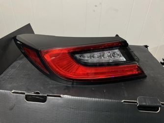 Toyota GR86 stock tail lights
