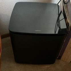 Bose Sound Bar And Subwoofer 700