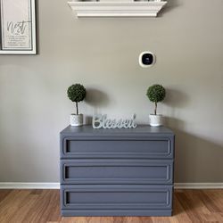 ✨Beautiful Solid Oak Dresser✨POSTING FOR “GRAY IS MY WAY”
