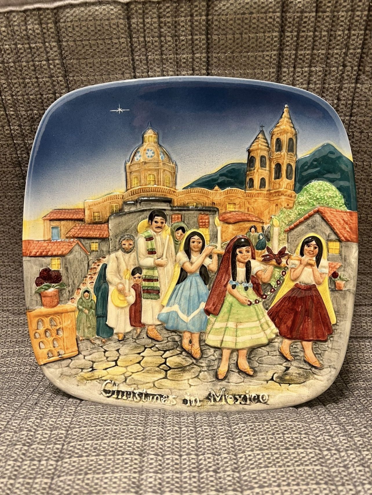 Christmas in Mexico plate of Beswick! wall plate. in perfect condition without any damage
