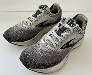Brooks Levitate Running Shoes