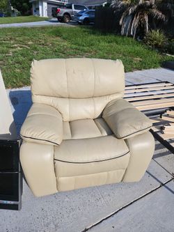 Recliner chair