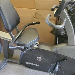 Life fitness Stationary bike