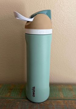 Owala FreeSip 24oz Stainless Steel Insulated Water Bottle Neo Sage