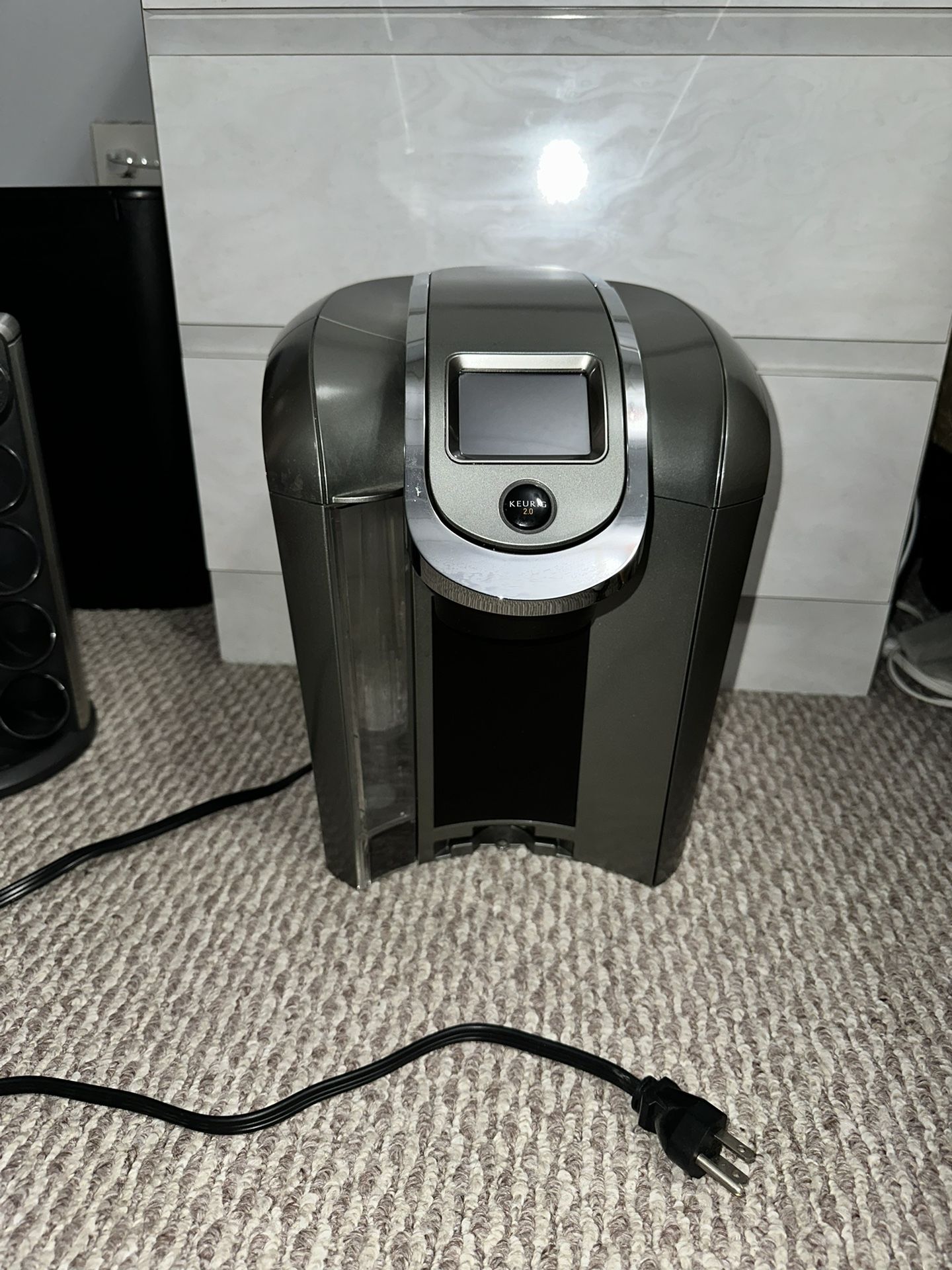 Keurig Coffee Machine + 30 Pod Holder + Pods