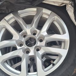 Rims 4 Chevy Tahoe 18inch (Tires Worn Not Good) No Dents Rims Excellent 