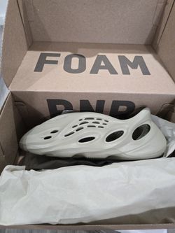 Yeezy Foam RNR Size 10
