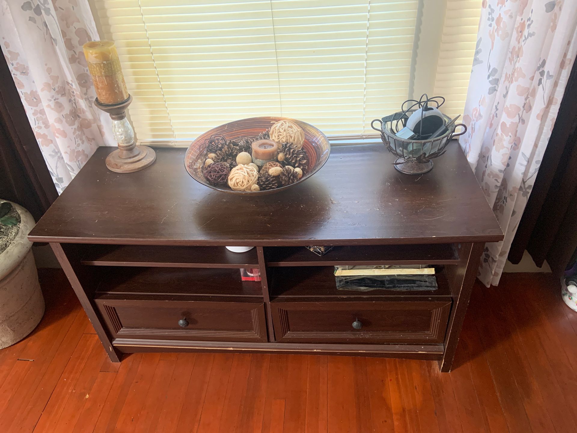 Tv stand 46”