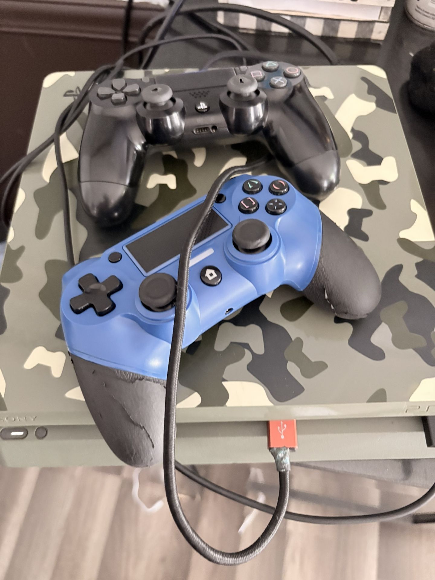 PS4 With 2 Controllers