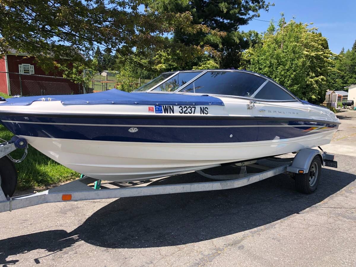 2005 Bayliner 205