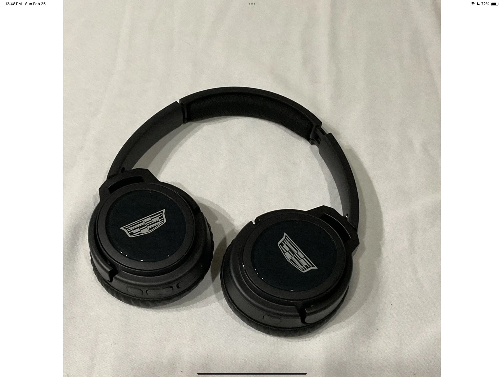 CADILLAC ESCALADE BLUETOOTH HEADPHONES Over The Ear KT001 WHO1 Manuf. May 2021