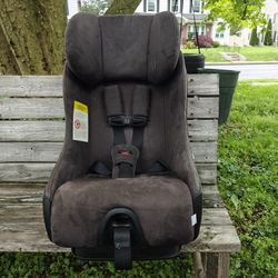 Clek Fllo convertible car seat