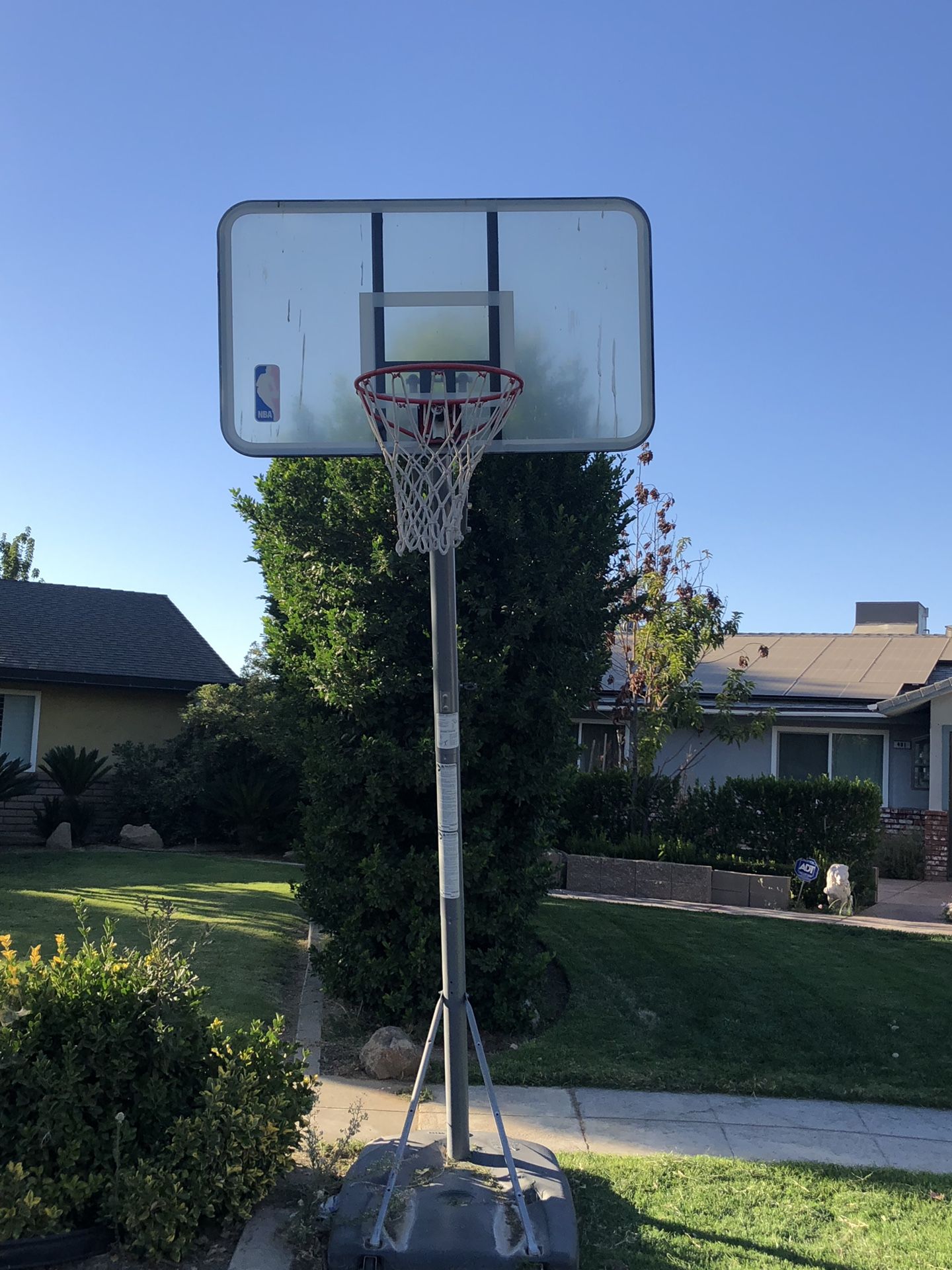 Basketball hoop