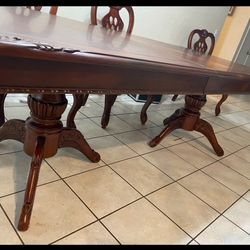 Dining Table/NO CHAIRS