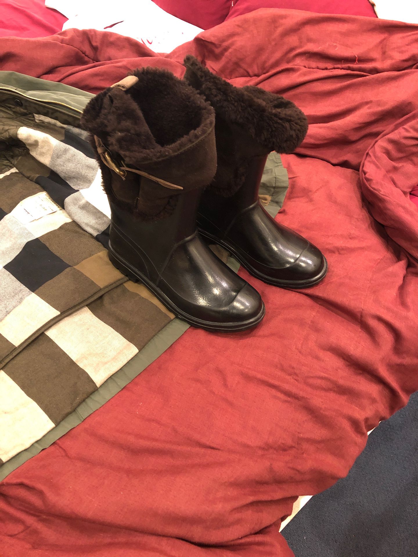 Drip alert! Size 42 D&G rain boots. 8/10 condition 100% authentic