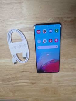 Samsung s10 5g.....256gb. Unlock any sim