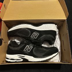 New balance black