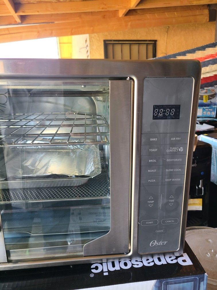 Gourmia XL Digital Air Fryer Toaster Oven with Single-Pull French Doors for  Sale in La Verne, CA - OfferUp