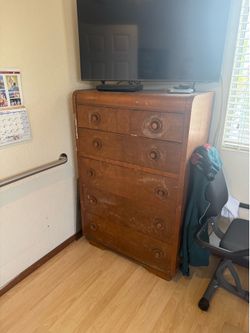 Solid wooden 6 drawer dresser