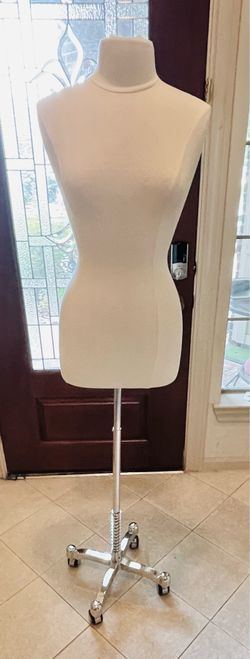 Women’s Dress Mannequin Size 6-8