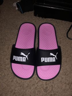 Puma slides size 6