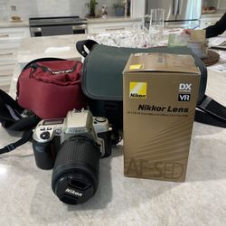Nikon N60 Camera Kit W/ Nikkor Dax VR Lens