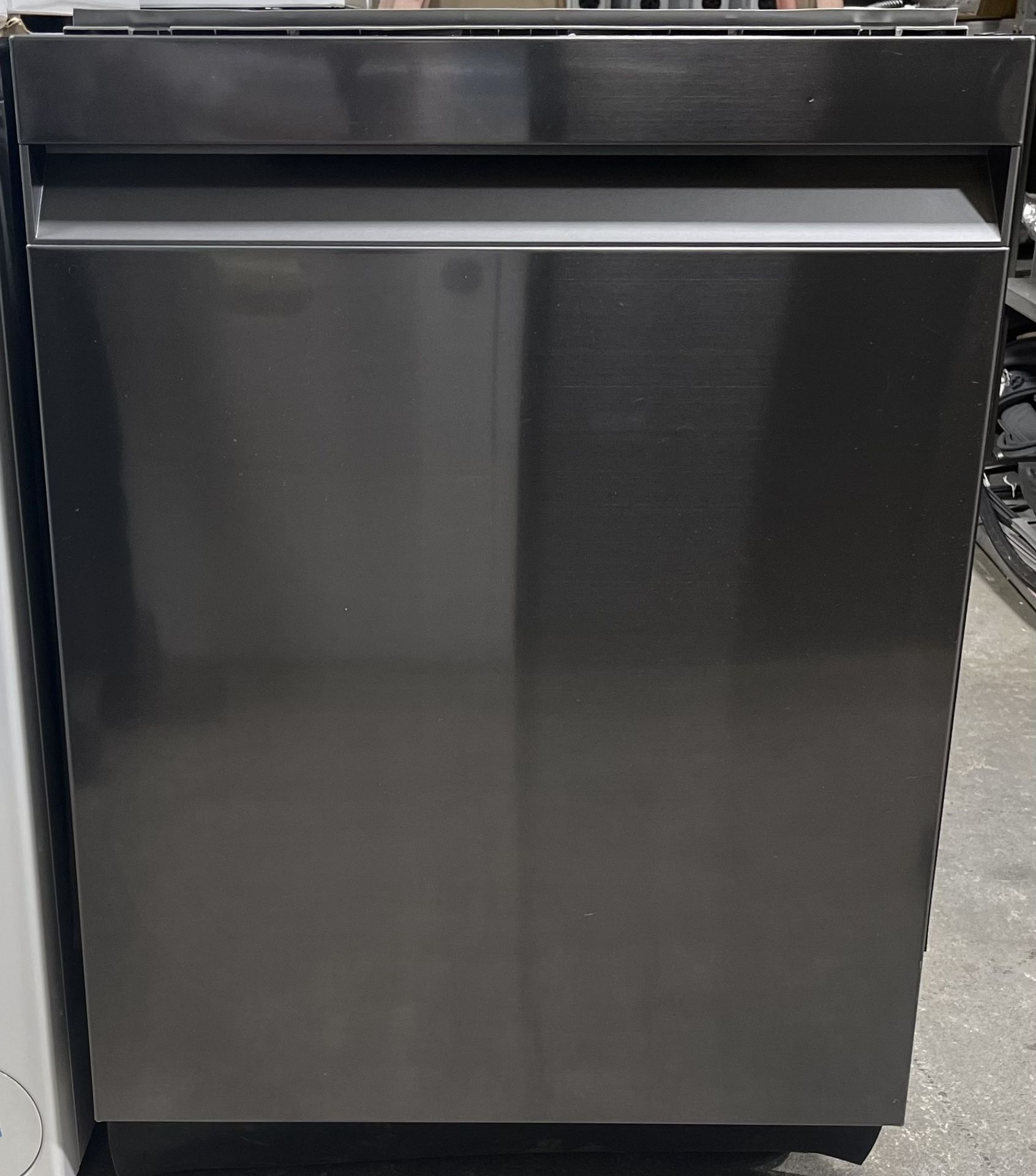 Samsung Smart Dishwasher 39dBA w/3rd Rack