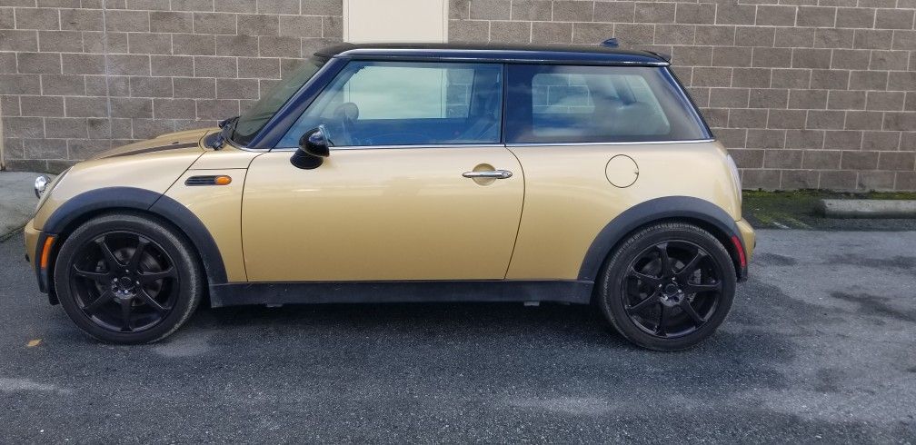 Mini Cooper Base, Gold, 6-speed Automatic