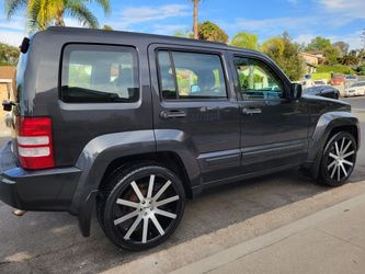 (11) Jeep Liberty, 4x4, Low Miles, Clean Title, Smogged, 22"rims, Runs And Drives Great