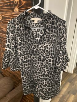 Woman’s Top Size Medium