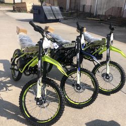 Fully Assembled Gas Dirt Bike 