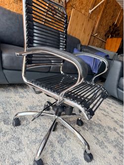 Euro Style Bungie office chair features a distinctive black elastic cord